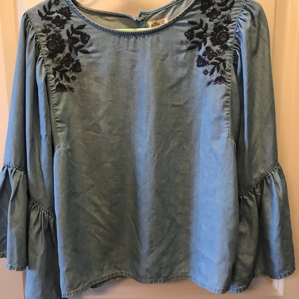 Hollister shirt